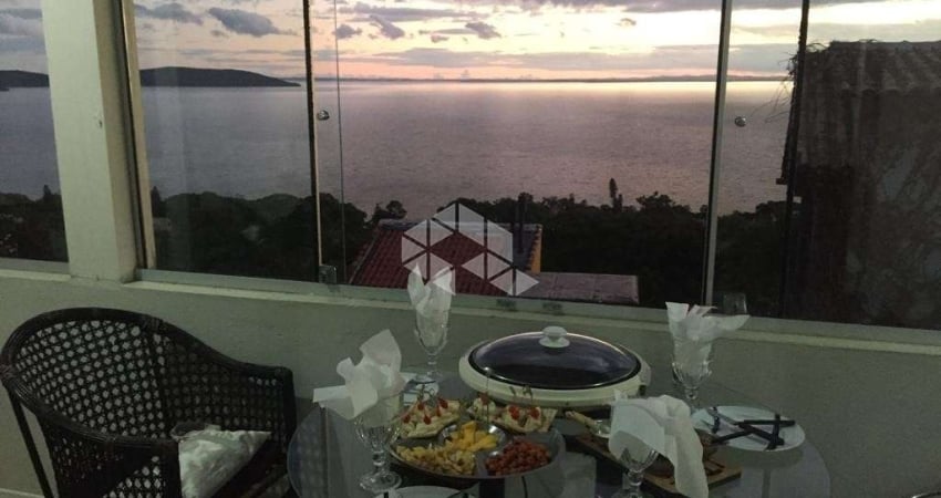 Casa com 3 quartos à venda na Rua Coronel Gomes de Carvalho, 146, Sétimo Céu, Porto Alegre