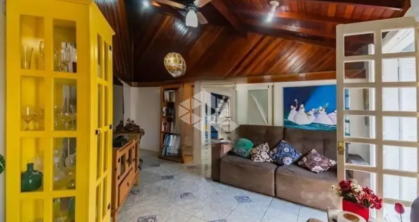 Casa com 3 quartos à venda na Rua Doutor Ernesto Miranda, 195, Jardim São Pedro, Porto Alegre