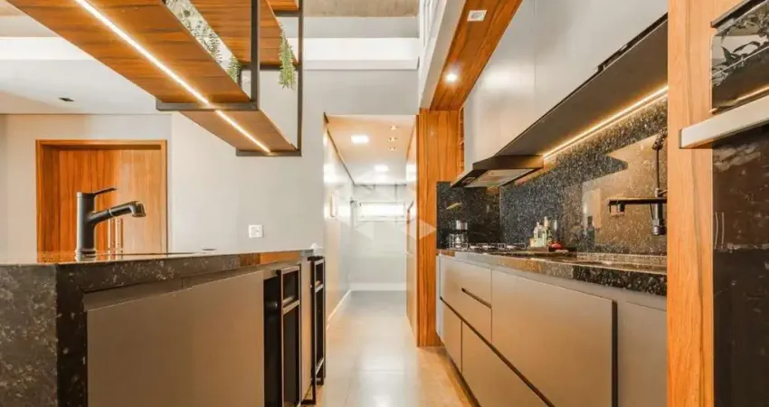 Casa em Condomínio, 243,35m² com 4 dormitórios em Canela