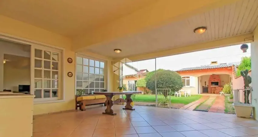 Linda casa no bairro ipanema com 3 dormitórios, 2 suítes e 2 vagas