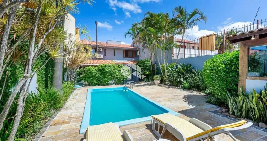 Casa com 3 dormitórios, 3 suíes, 6 vagas, pátio em ipanema , porto alegre