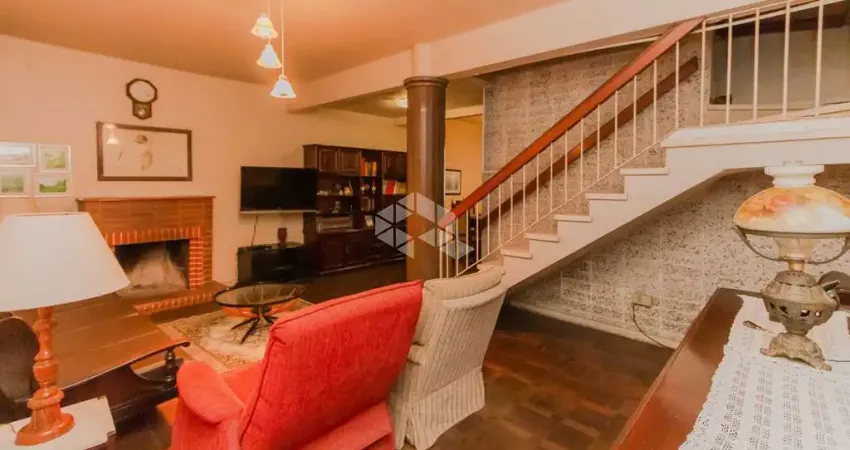 Casa com 4 quartos à venda na Rua Sinimbú, 162, Petrópolis, Porto Alegre