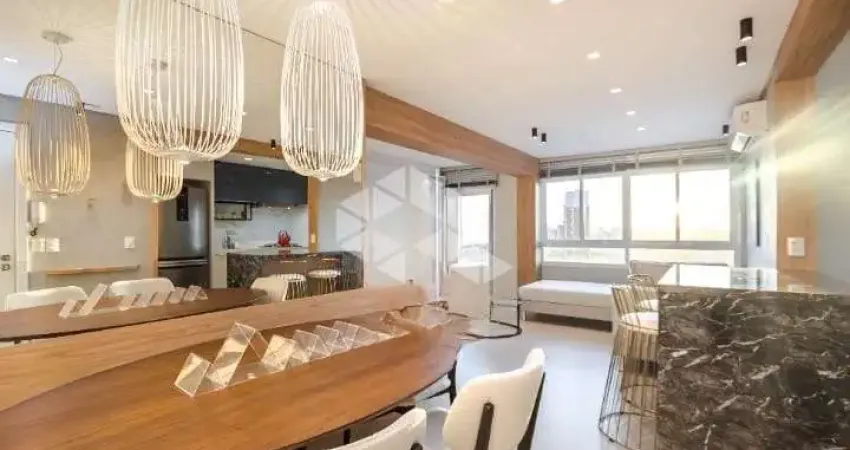 Belíssimo apartamento semi-mobiliado, finamente decorado por arquiteto.