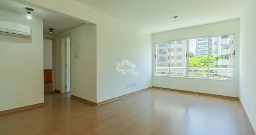 Apartamento de 2 dormitórios com vaga no Petrópolis em Porto Alegre