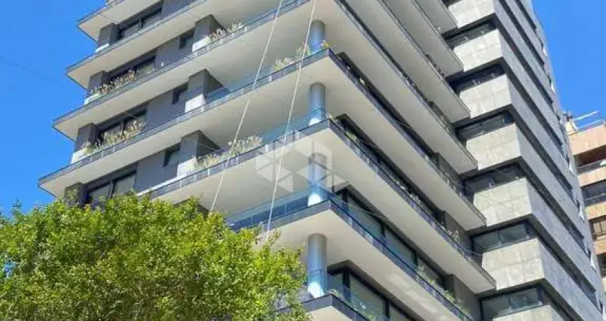 Apartamento no Moinhos de Vento com 04 suítes e muita iluminação!