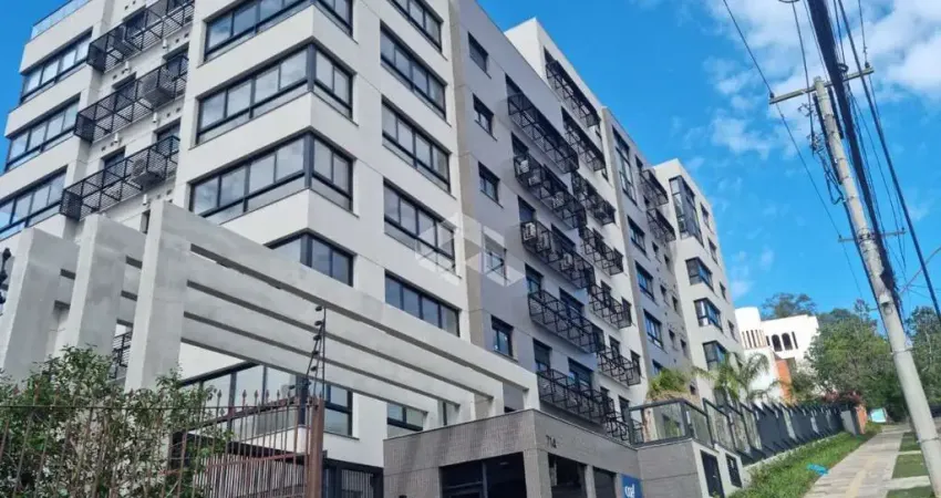 Apartamento com 3 dormitórios, sendo 1 suíte e 2 vagas no bairro Menino Deus