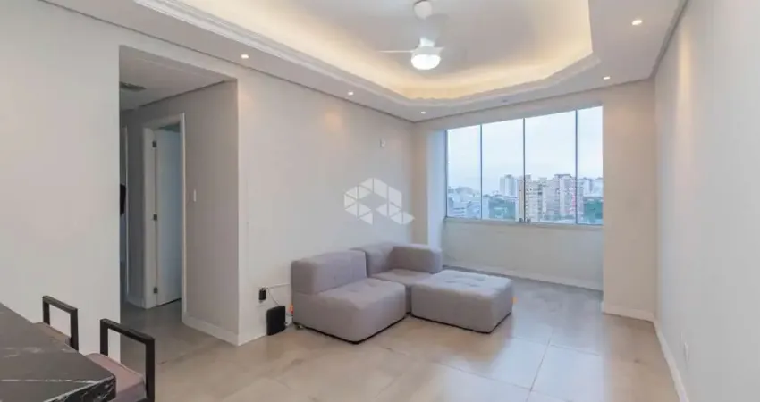 Apartamento reformado para venda ou locação com 03 dormitórios frente a Redenção