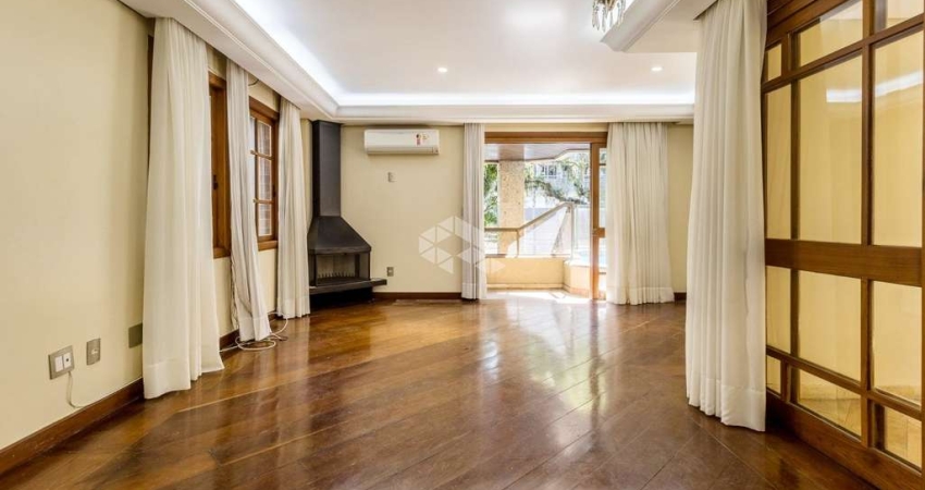 Apartamento 3 dormitórios com piscina privativa e 2 vagas de garagem no bairro Petrópolis