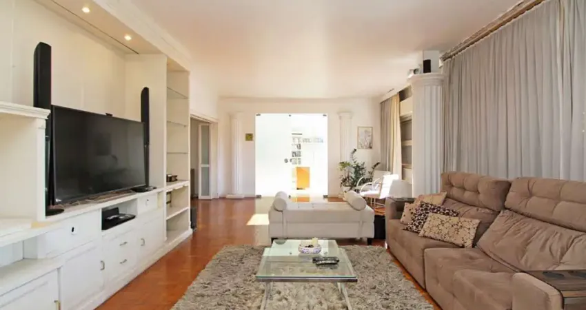 Apartamento amplo com 04 dormitórios  próximo ao Clínicas e HPS