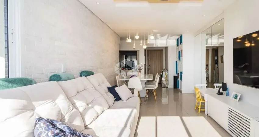 Apartamento com 3 dormitórios, sendo 1 suíte e  3 vagas  e depósito no bairro Petrópolis