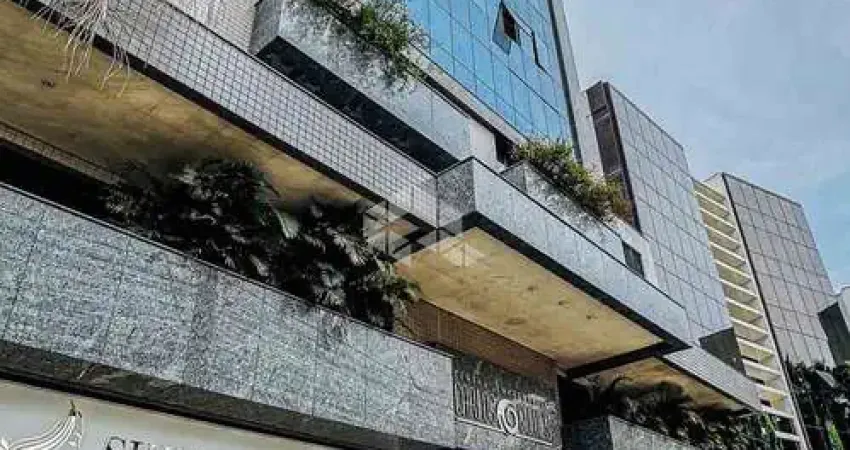 Sala comercial reformada na av. carlos gomes, bairro três figueiras!