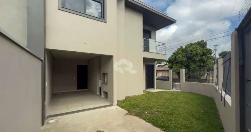 Casa 3 dormitórios, suíte, Varanda, piso porcelanato, vaga coberta, churrasqueira, bairro Pátria Nova em Novo Hamburgo