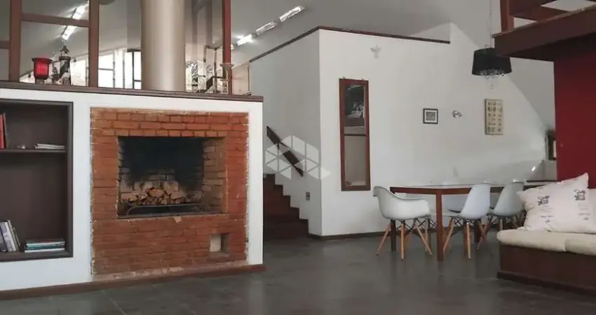 OPORTUNIDADE 1.500.000,00 **Casa à Venda na Granja Viana - Proximo ao colegio St Jhons International School**