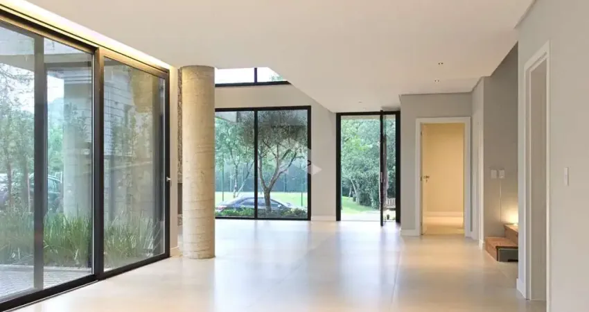 Casa de condomínio de 4 quartos (4 suítes) em Canela