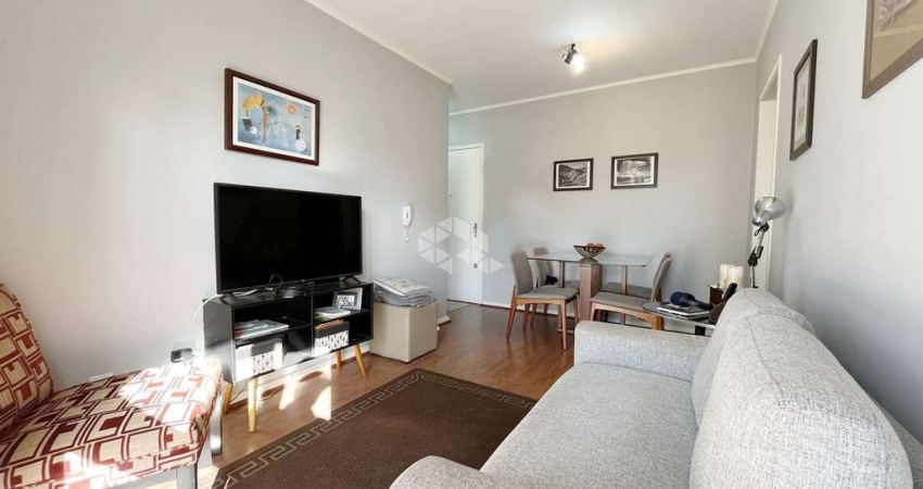 Apartamento reformado de 1 quarto e 1 vaga no bairro Jardim Botânico