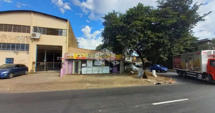 Terreno de esquina com  300 metros quadrados junto ao porto seco