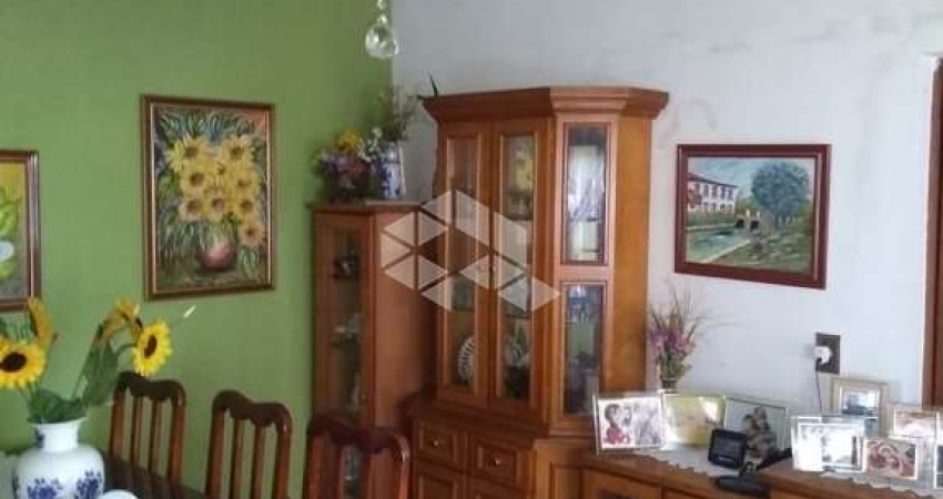 Casa com 3 quartos à venda na Rua Olinda, 338, São Geraldo, Porto Alegre