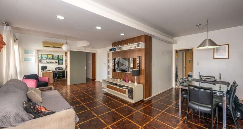 Apartamento de 172 m2, 2 dormitórios no Centro Histórico.