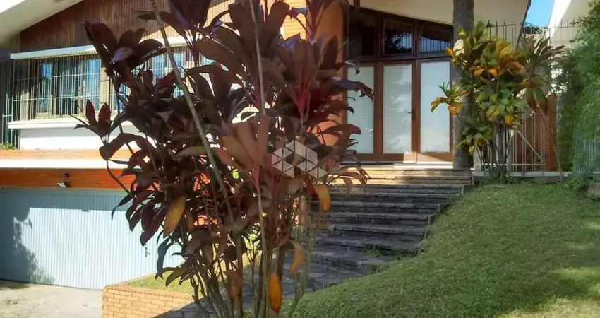 Casa com 4 quartos à venda na Rua Indianápolis, 109, Três Figueiras, Porto Alegre
