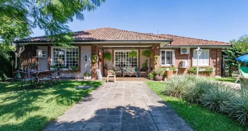 Casa 4 dormitórios situada na zona sul de Porto Alegre