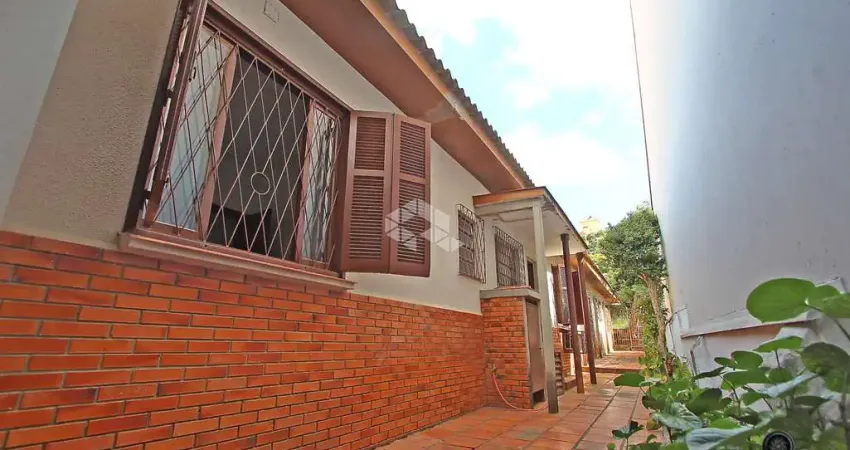 Casa no bairro Teresópolis em Porto Alegre com 3 dormitórios e vaga