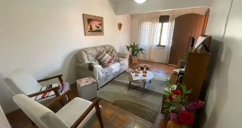 Casa com 3 dormitórios sendo 1 suíte com sacada no bairro Espírito Santo