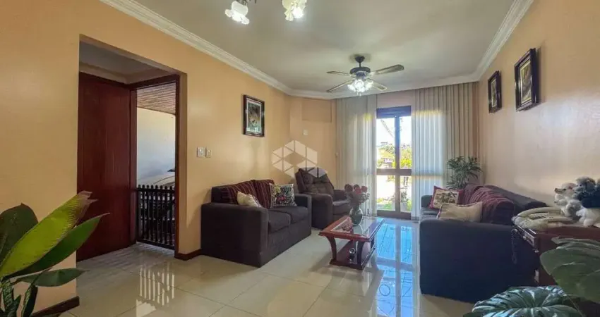 Excelente casa em condomínio fechado, na zona sul de porto alegre.