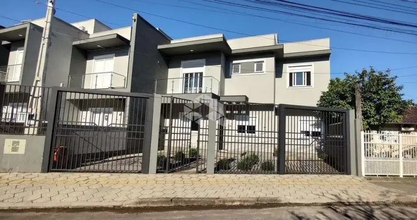 Casa com 3 quartos à venda na Rua Emília Gaúna Bochehin, 41, Parque da Matriz, Cachoeirinha
