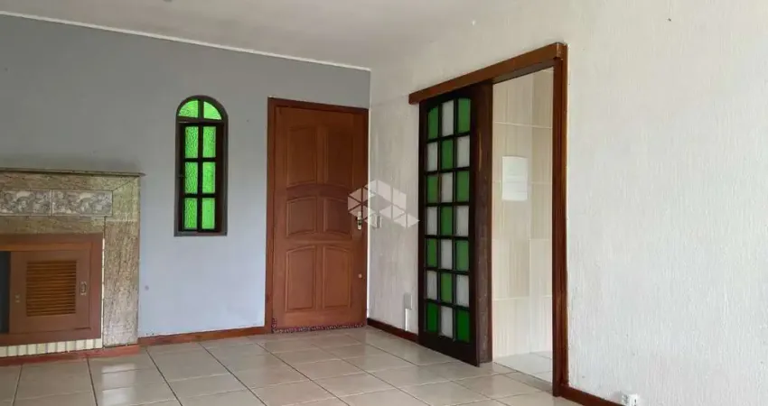 Apartamento de 3 dormitórios, à venda, no bairro Camaquã, zona sul de Porto Alegre.