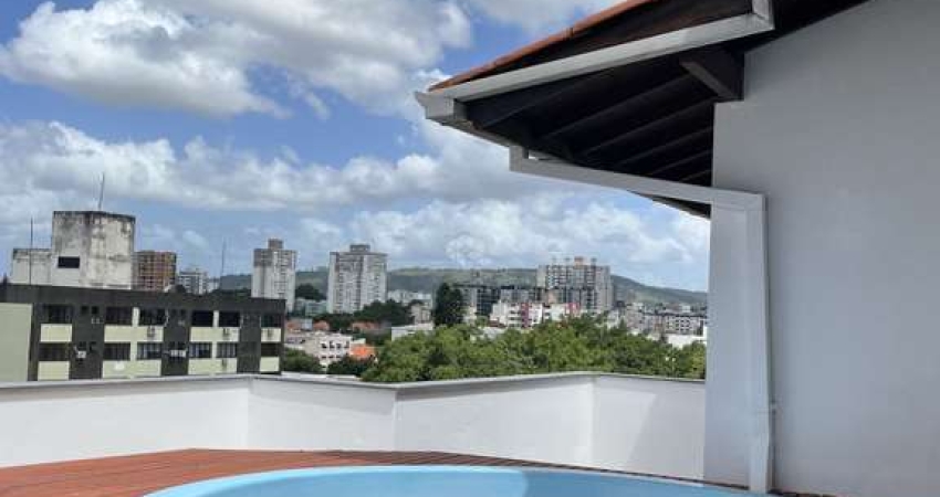 Cobertura com 3 dormitórios  sendo 01 suite e 1 vaga de garagem  no bairro Cristo Redentor