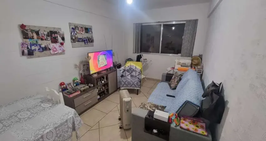 Excelente Apartamento com 1 dormitório, andar alto, living 2 ambientes, silencioso, arejado, iluminado, elevador, portaria 24h e bem localizado