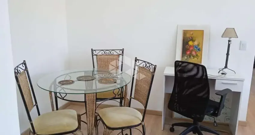 Apartamento Térreo de 02 dormitório com 01 vaga no Bairro Teresópolis;