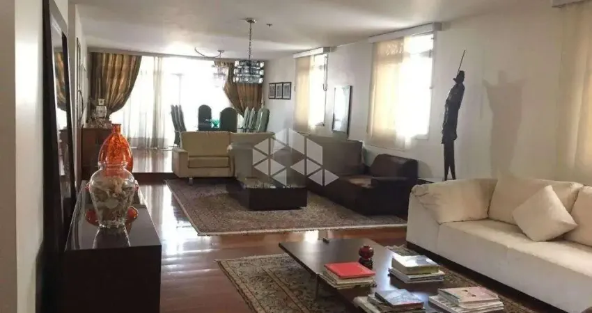 Cobertura duplex à venda, com 700 m², 4 suítes e 4 vagas em higienópolis