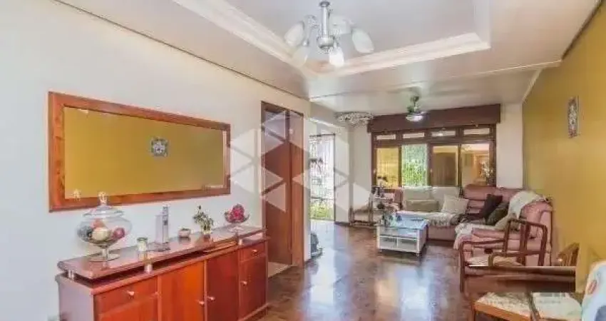 Casa 5 dormitorios 2 suites 4 vagas de garagem, terreno 10x33.