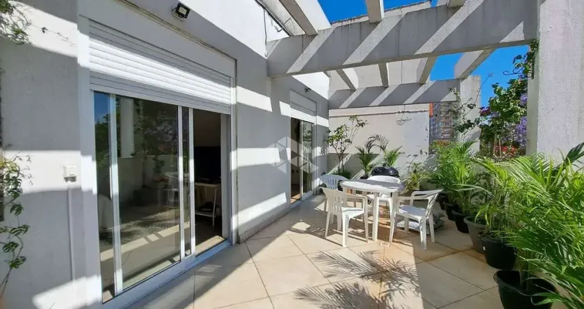 Apartamento estilo cobertura horizontal , 4 dormitórios, churrasqueira, Bom Fim.