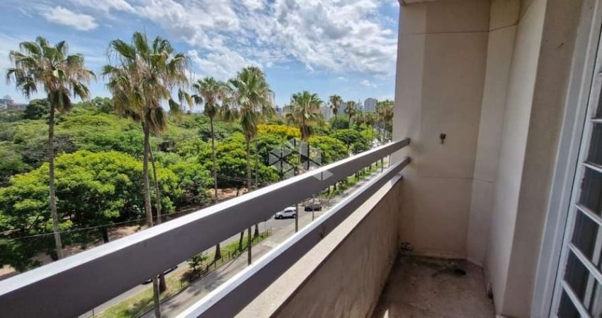 APARTAMENTO DE 3 DORMITÓRIOS NA OSVALDO ARANHA, ELEVADOR, ENSOLARADO