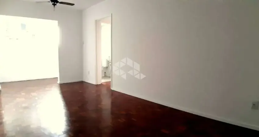 Apartamento de 2 dormitórios com sacada, reformado, junto a hospital moinhos e clinicas