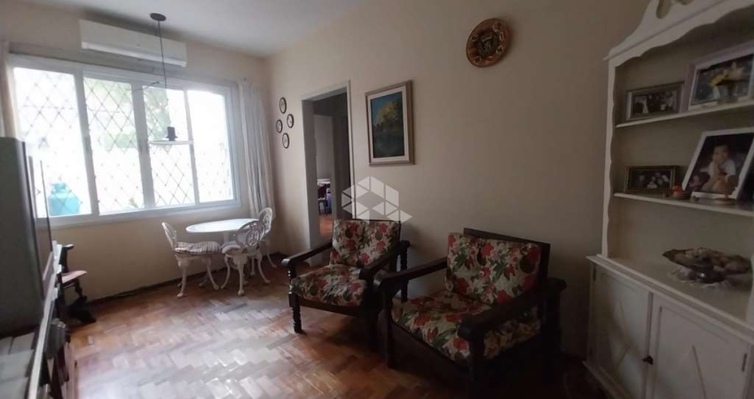 Apartamento com pátio, 2 dormitórios na Felipe Camarão!