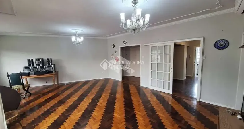 Apartamento a venda, bairro petrópolis,  151 m2 úteis, 3 dormitórios com suíte, living 4 ambientes .