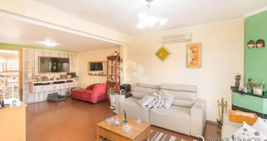 Casa com 3 quartos à venda na Avenida Mãe Apolinária Matias Batista, 170, Morro Santana, Porto Alegre