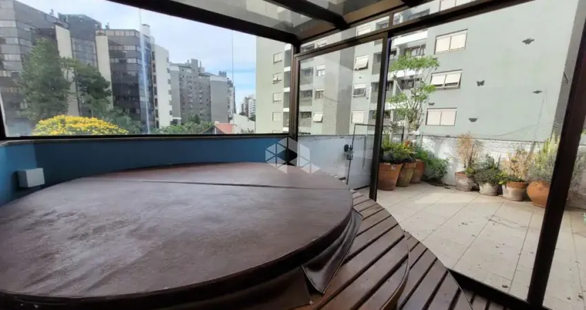 Cobertura 02 dormitórios, garagem tripla com piscina na Bela Vista.