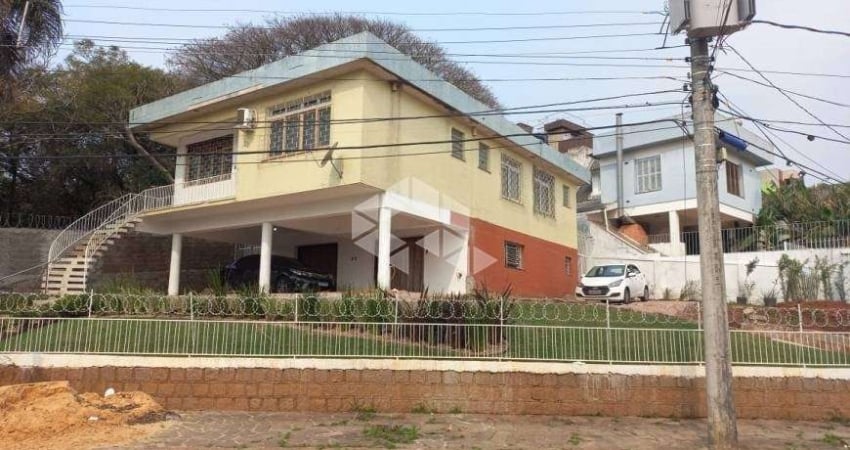 Credito Real vende casa toda reformada com 03 Dormitórios