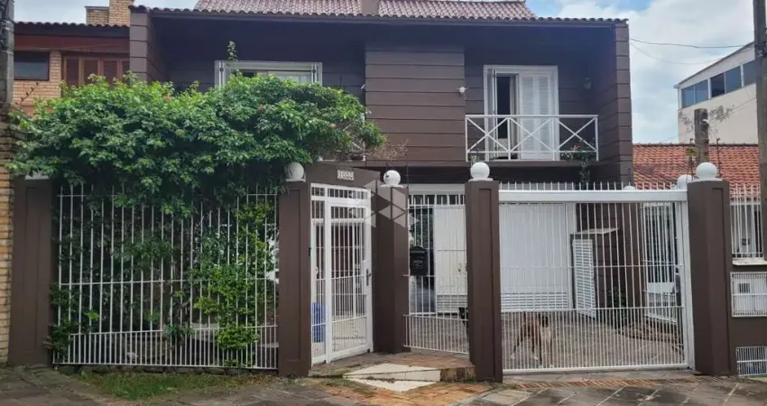 Excelente casa de 4 dormitórios e piscina no bairro Chacará das Pedras, Porto Alegre.