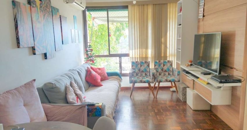 Apartamento  com 60 m² , 2 dormitórios, uma vaga no bairro Nonoai.