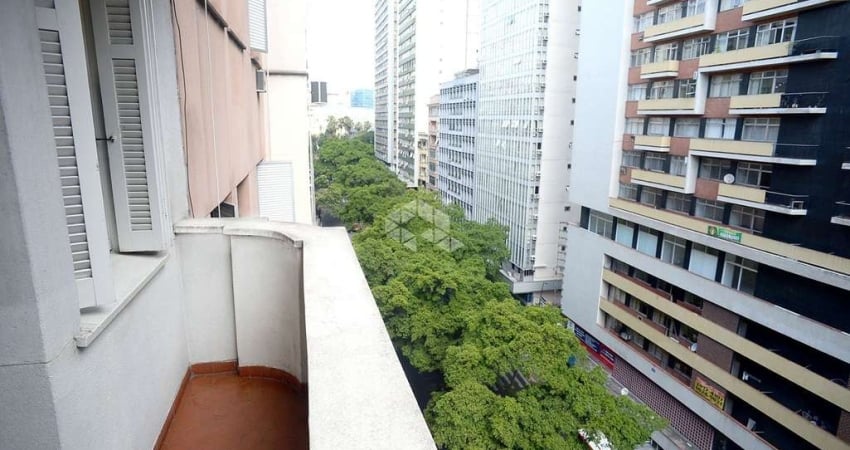 Apartamento 3 dormitórios, andar alto com vista e baixo custo de condomínio, Centro, Porto Alegre