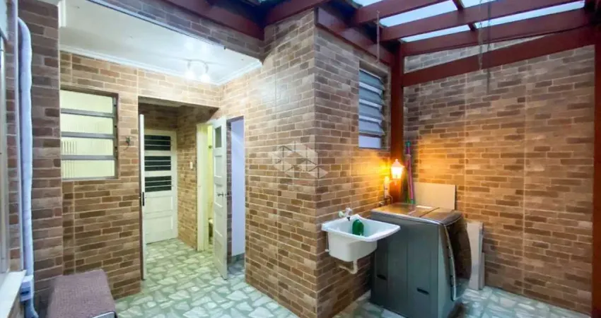 Apartamento garden, coberto, 2 dormitórios, 81 m², bairro Farroupilha, Porto Alegre