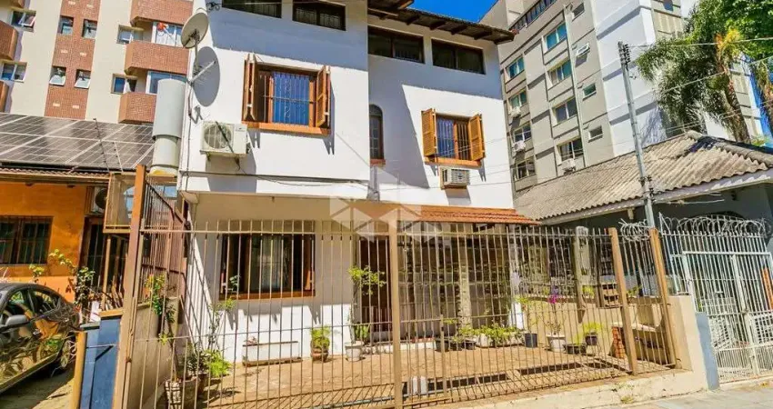 Sobrado no bairro petrópolis em porto alegre com 4 dormitórios próximo da protasio