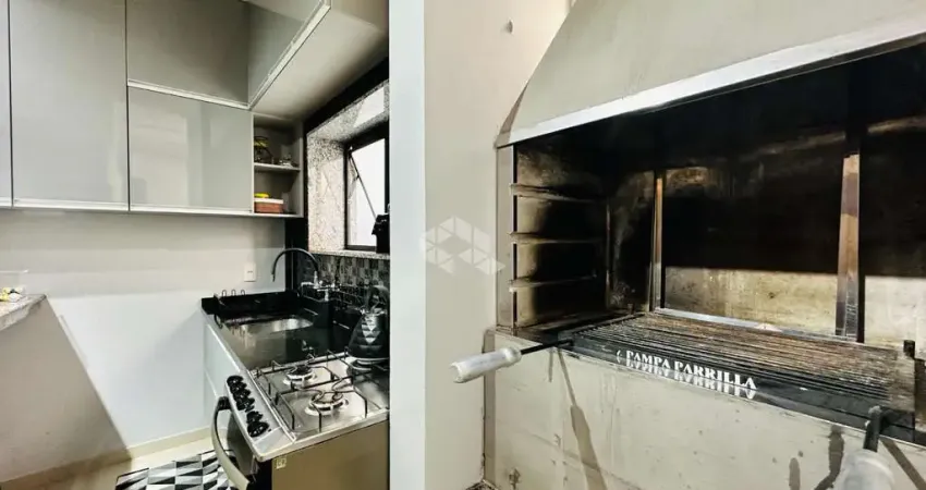 Apartamento 3 Dormitórios Completamente Reformado com churrasqueira e sacada no Bairro Rio Branco em Porto Alegre.