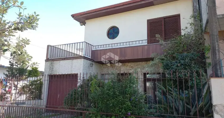 Casa à venda com  250 m² ao lado do Bourbon Assis Brasil