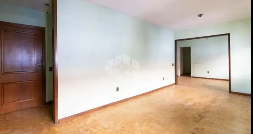 Apartamento amplo Av. Independência com 4 quartos e vaga escriturada.